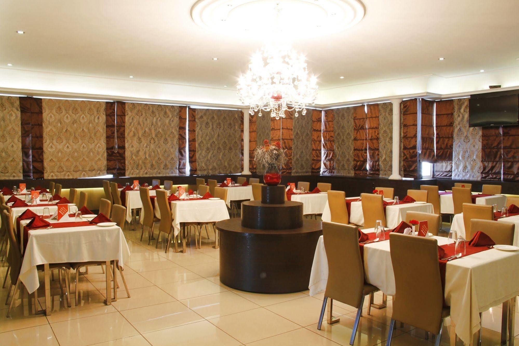 Genx Banjara Hill 1589 Hotel Хидерабад Екстериор снимка