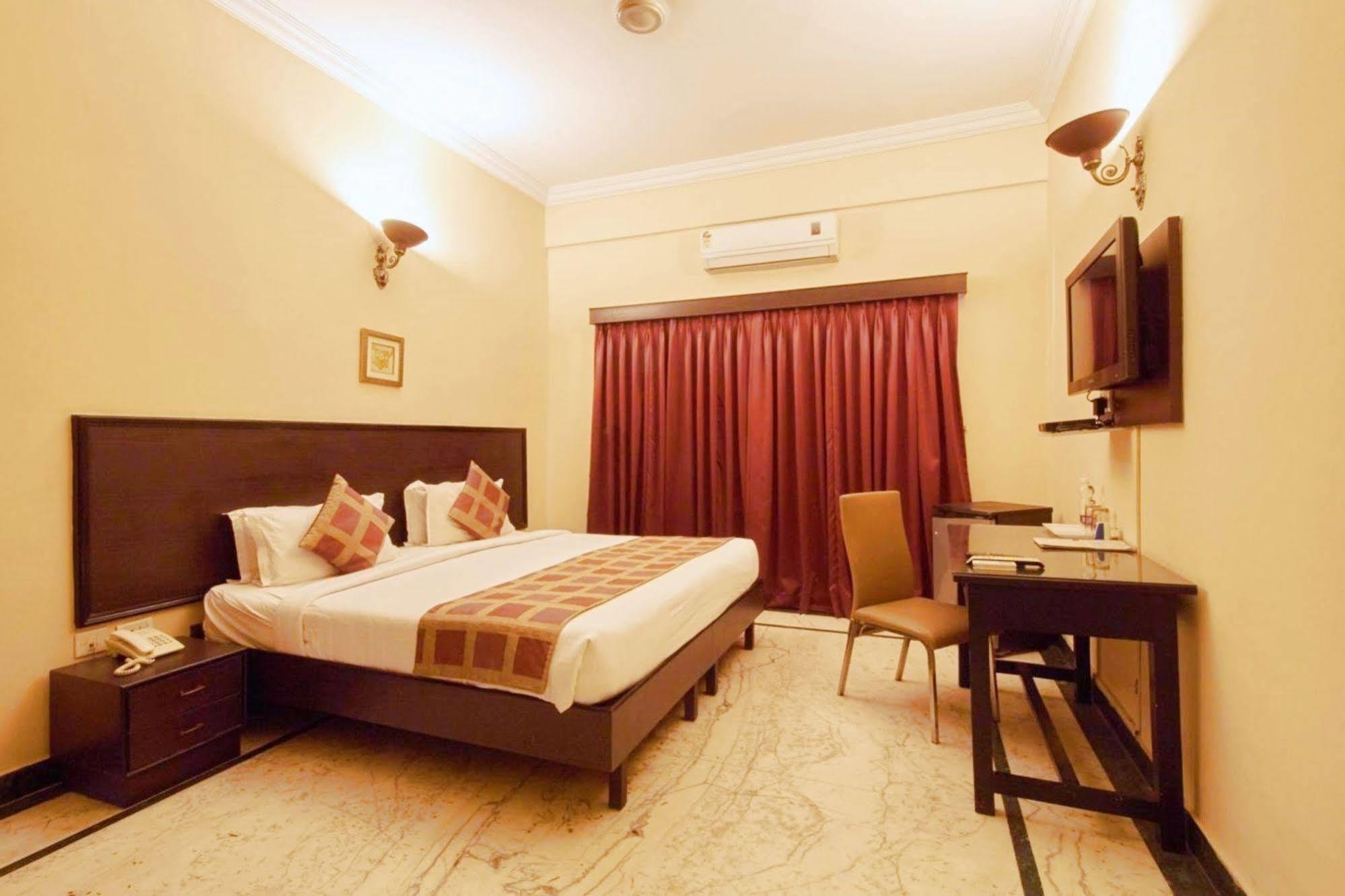 Genx Banjara Hill 1589 Hotel Хидерабад Екстериор снимка